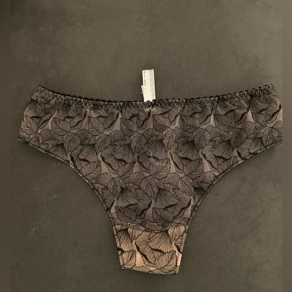 NWOT - Prima Donna  Black and Sheer Nude  Patterned Lace Thong Lingerie - Size L - Picture 1 of 5